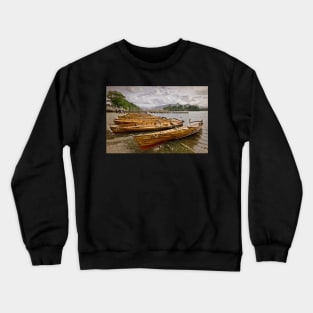 Boats On The Shore At Derwentwater Crewneck Sweatshirt